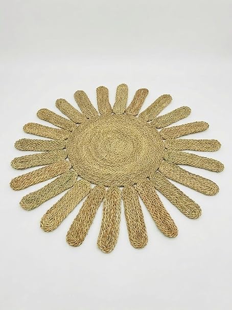 SUNFLOWER Wicker Rug – Elegant Natural Touch"