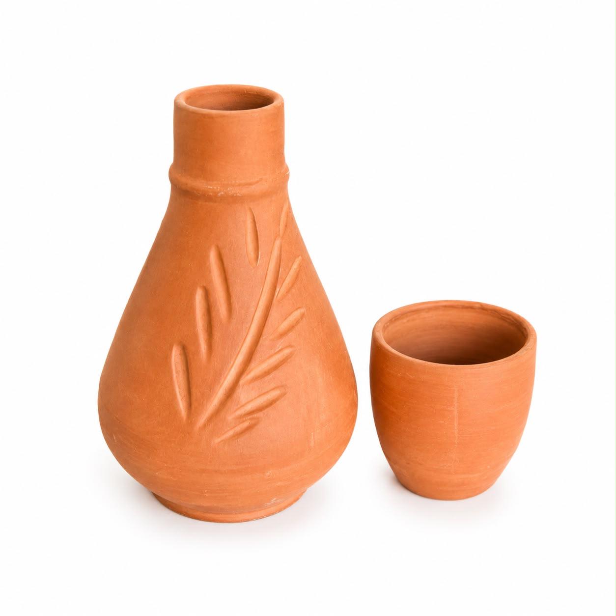 2-Piece Terracotta Vase & Plant Pot Set – Leaf Design